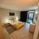 Large In Sunny Apartman *